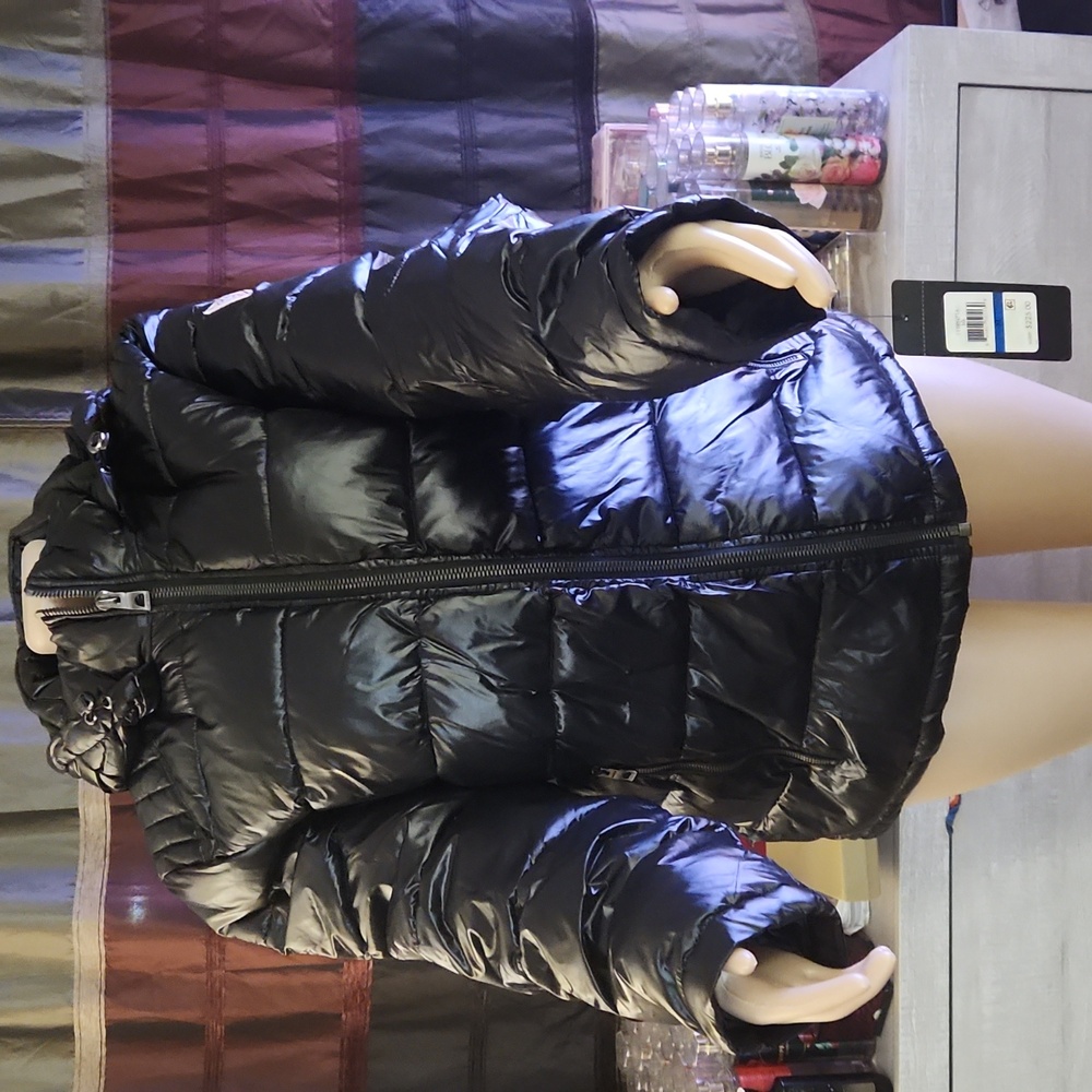 Mens Guess puffer coat. NWT.